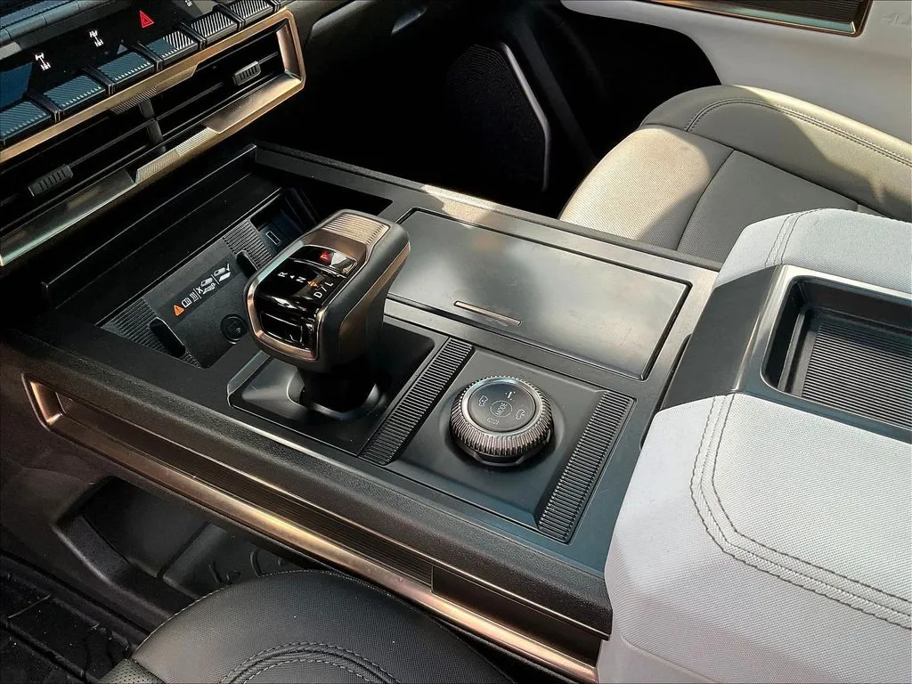 GMC Hummer EV SUV photo 15