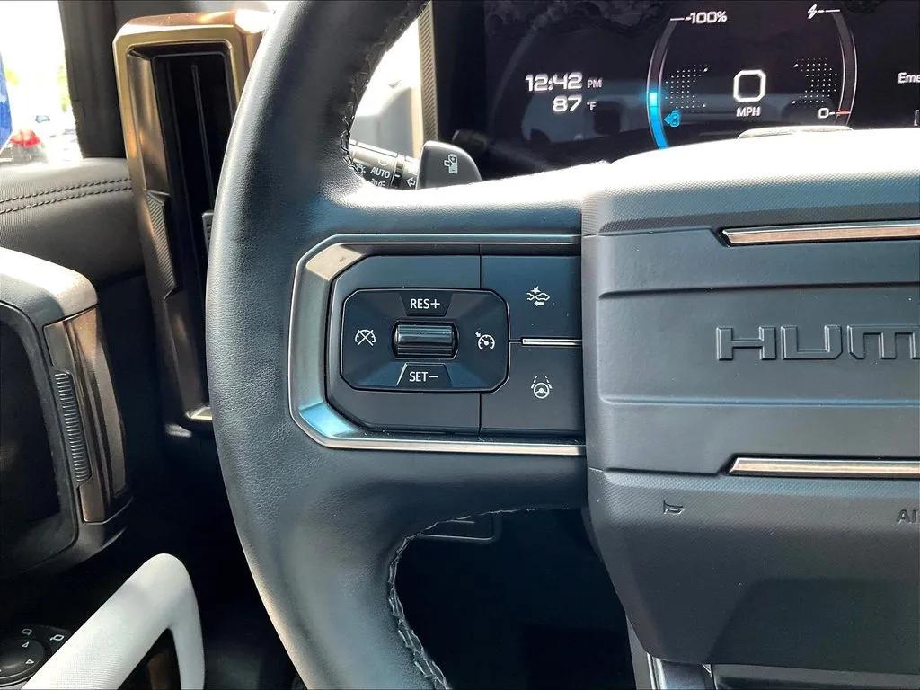 GMC Hummer EV SUV photo 10