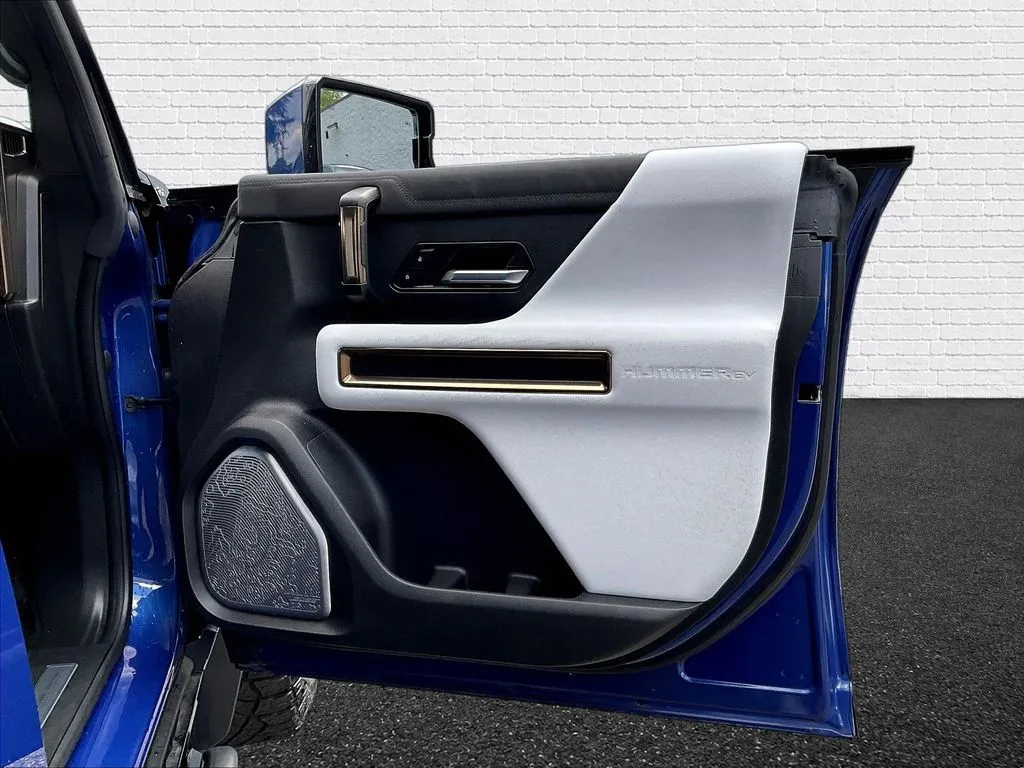 GMC Hummer EV SUV photo 25