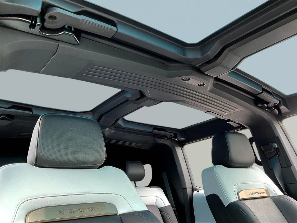 GMC Hummer EV SUV photo 24