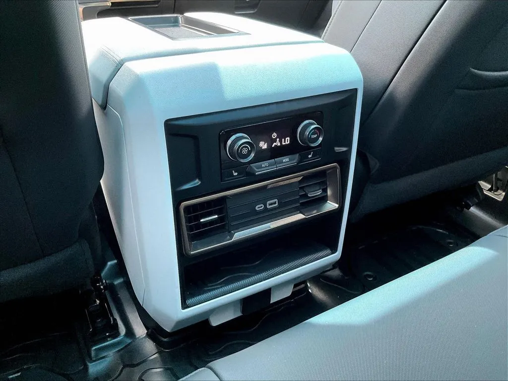 GMC Hummer EV SUV photo 9
