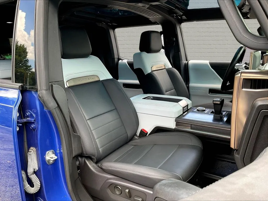 GMC Hummer EV SUV photo 26