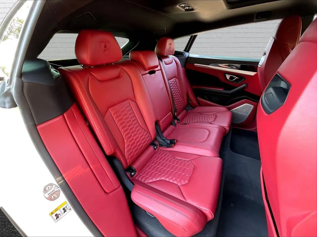 Lamborghini Urus photo 22