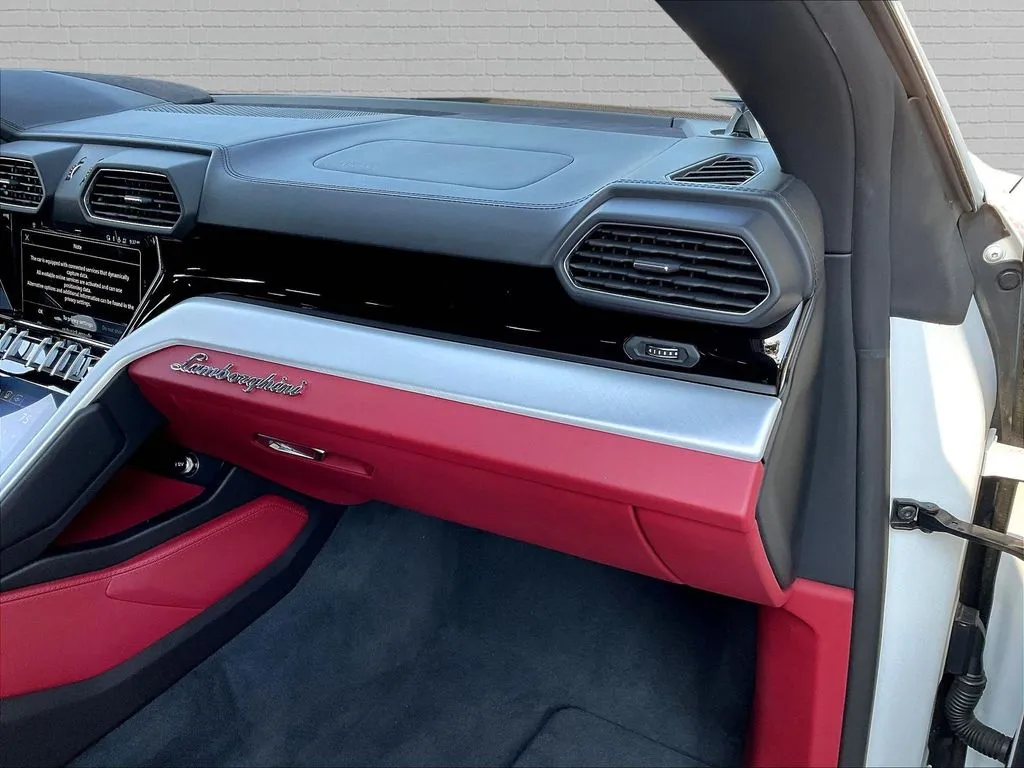 Lamborghini Urus photo 23