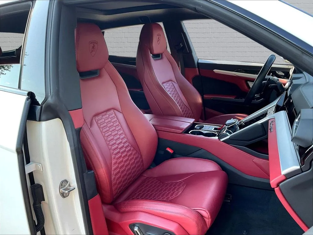 Lamborghini Urus photo 26