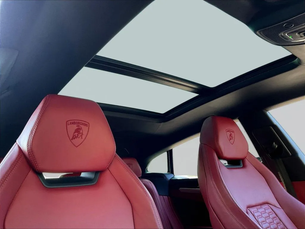 Lamborghini Urus photo 24