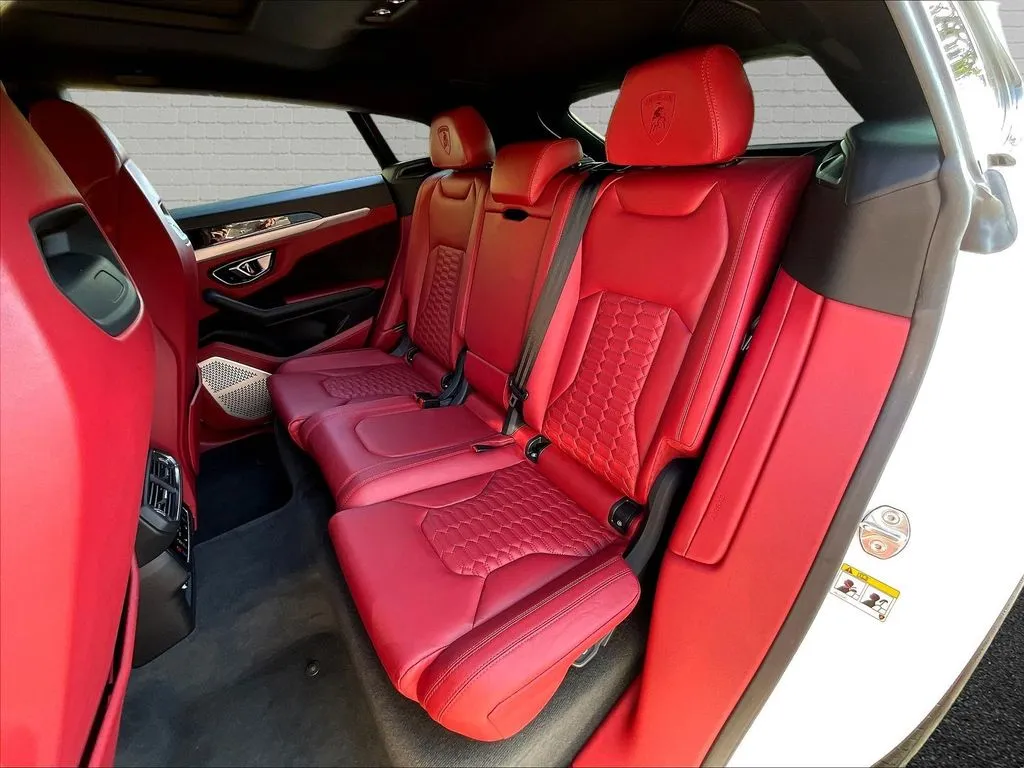 Lamborghini Urus photo 20