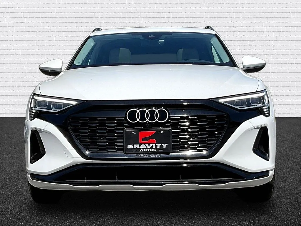 Audi Q8 e-tron photo 2