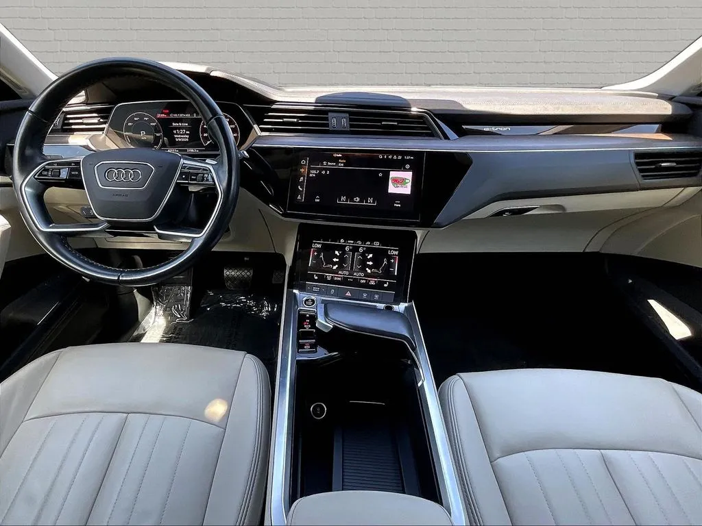 Audi Q8 e-tron photo 7