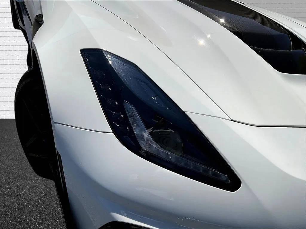 Chevrolet Corvette photo 22
