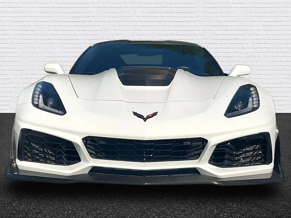 Chevrolet Corvette photo 2