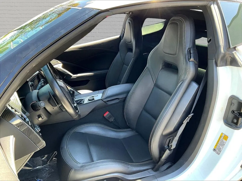 Chevrolet Corvette photo 17
