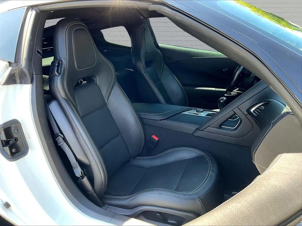 Chevrolet Corvette photo 21
