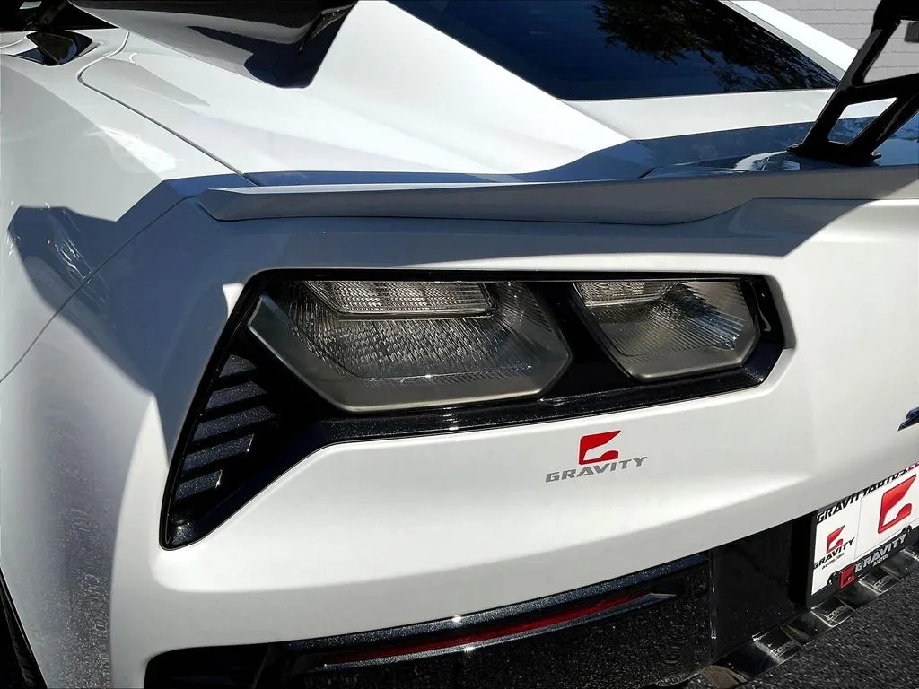 Chevrolet Corvette photo 18