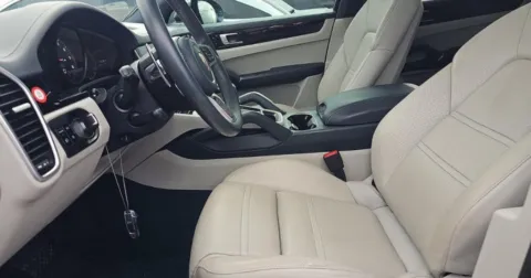 More photos of 2019 Porsche Cayenne at Gravity Autos Roswell, GA