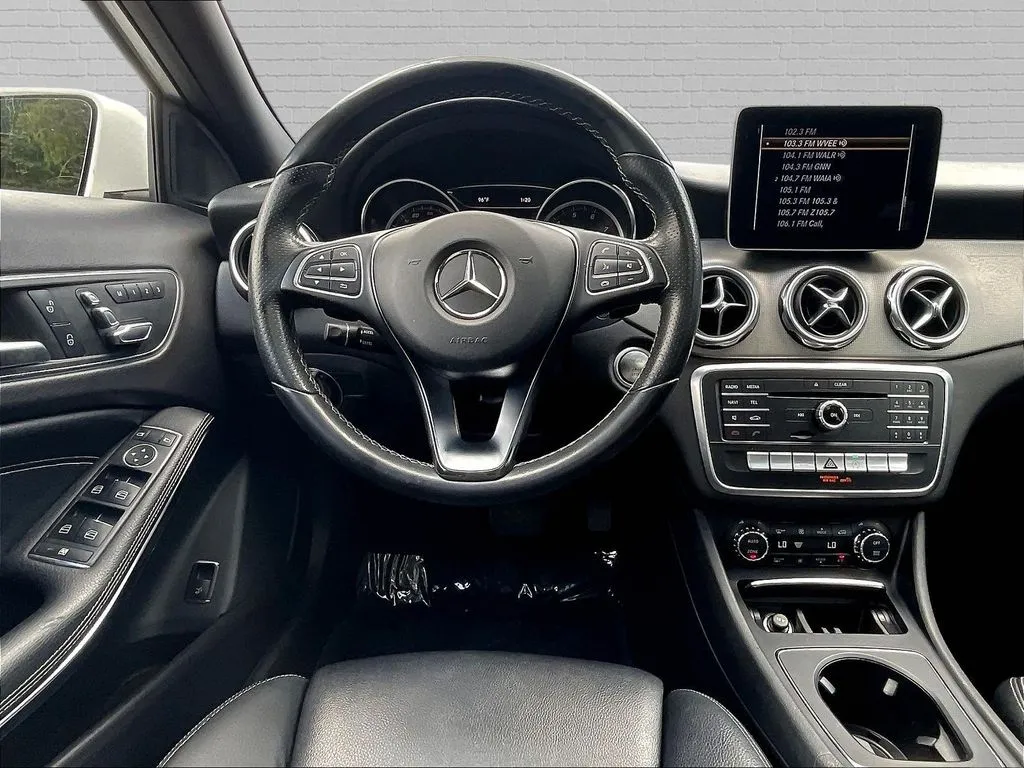 Mercedes-Benz GLA photo 7