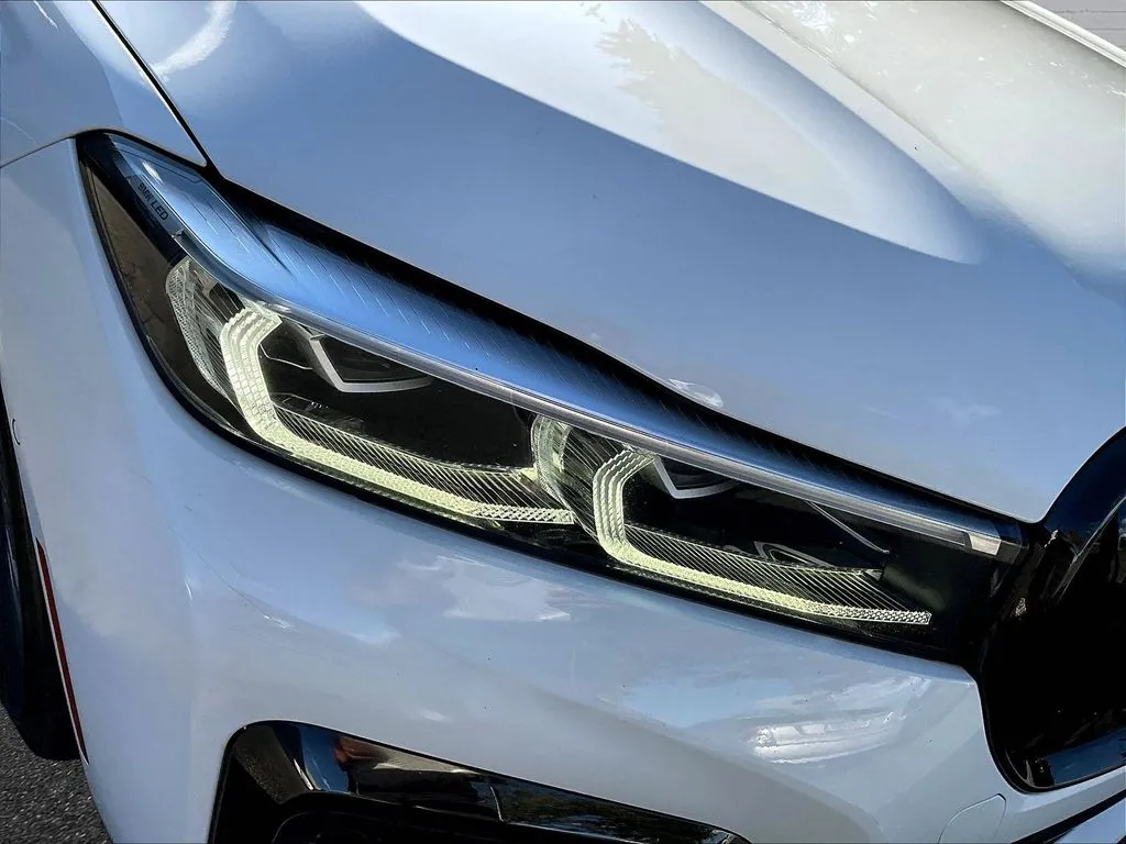 BMW 7 Series photo 22