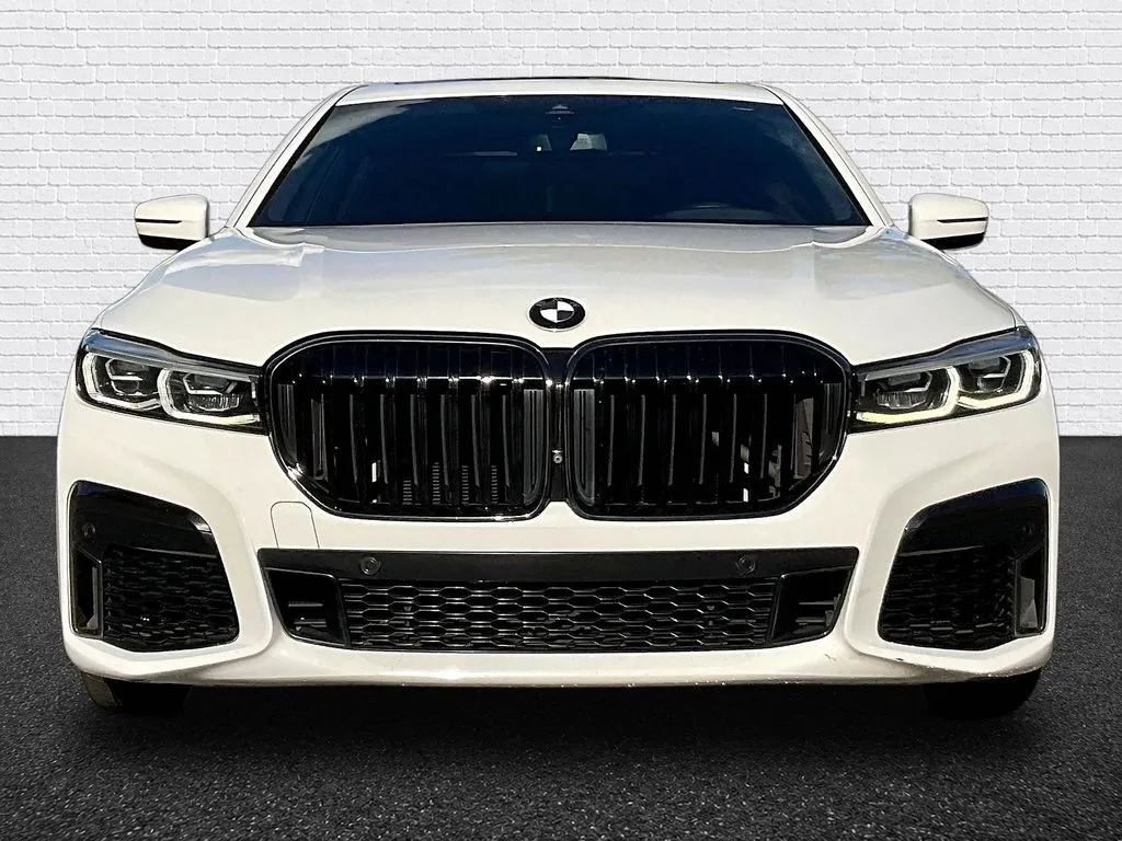 BMW 7 Series photo 2