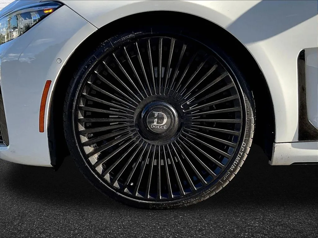 BMW 7 Series photo 23