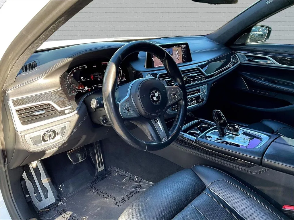 BMW 7 Series photo 13