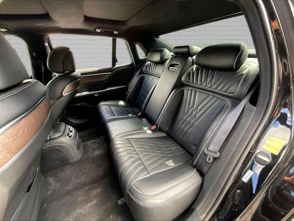 Genesis G90 photo 20