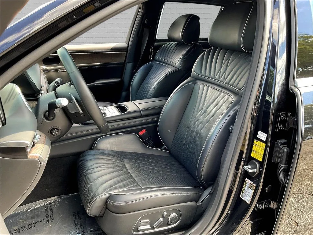 Genesis G90 photo 19