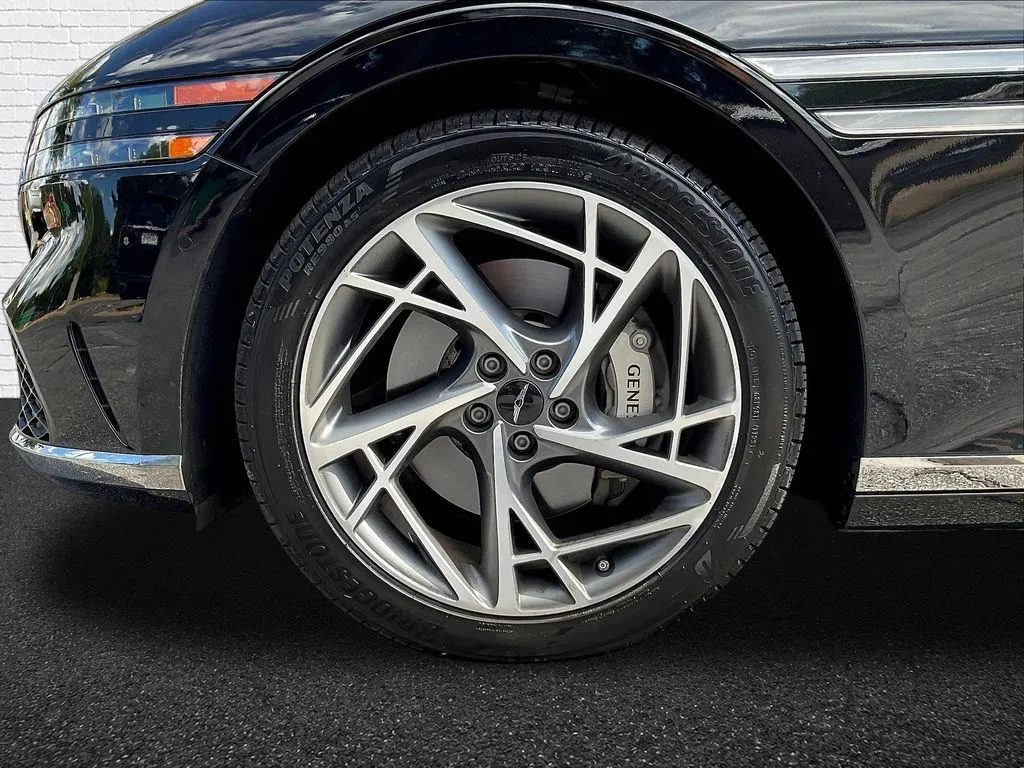 Genesis G90 photo 28