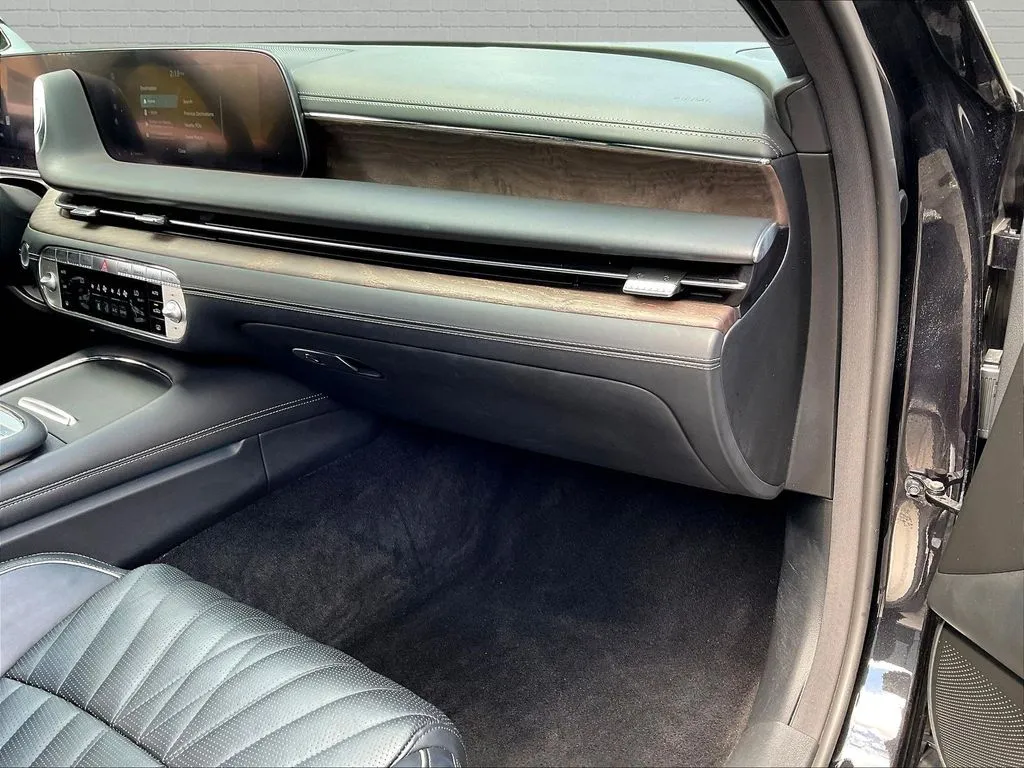 Genesis G90 photo 23