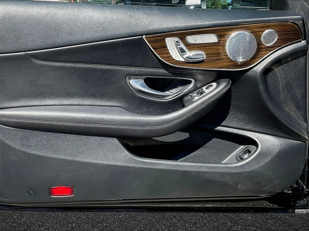 Mercedes-Benz C-Class photo 14