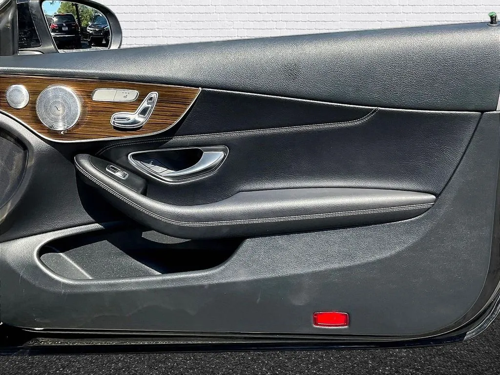 Mercedes-Benz C-Class photo 19
