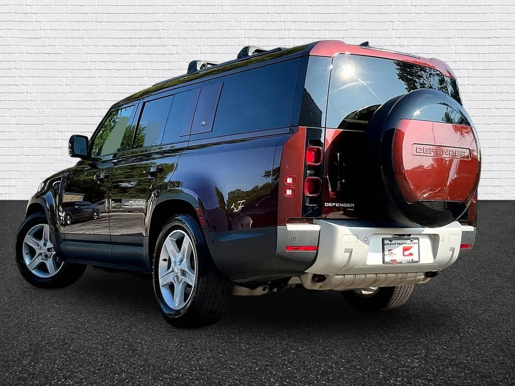 Land Rover Defender 130 photo 4