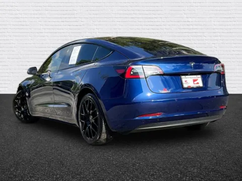 More photos of 2022 Tesla Model 3 at Gravity Autos Roswell, GA
