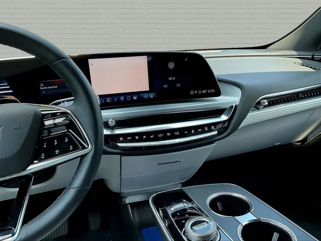 Cadillac LYRIQ photo 9