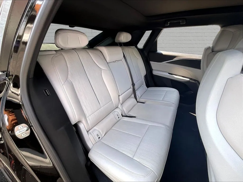 Cadillac LYRIQ photo 20