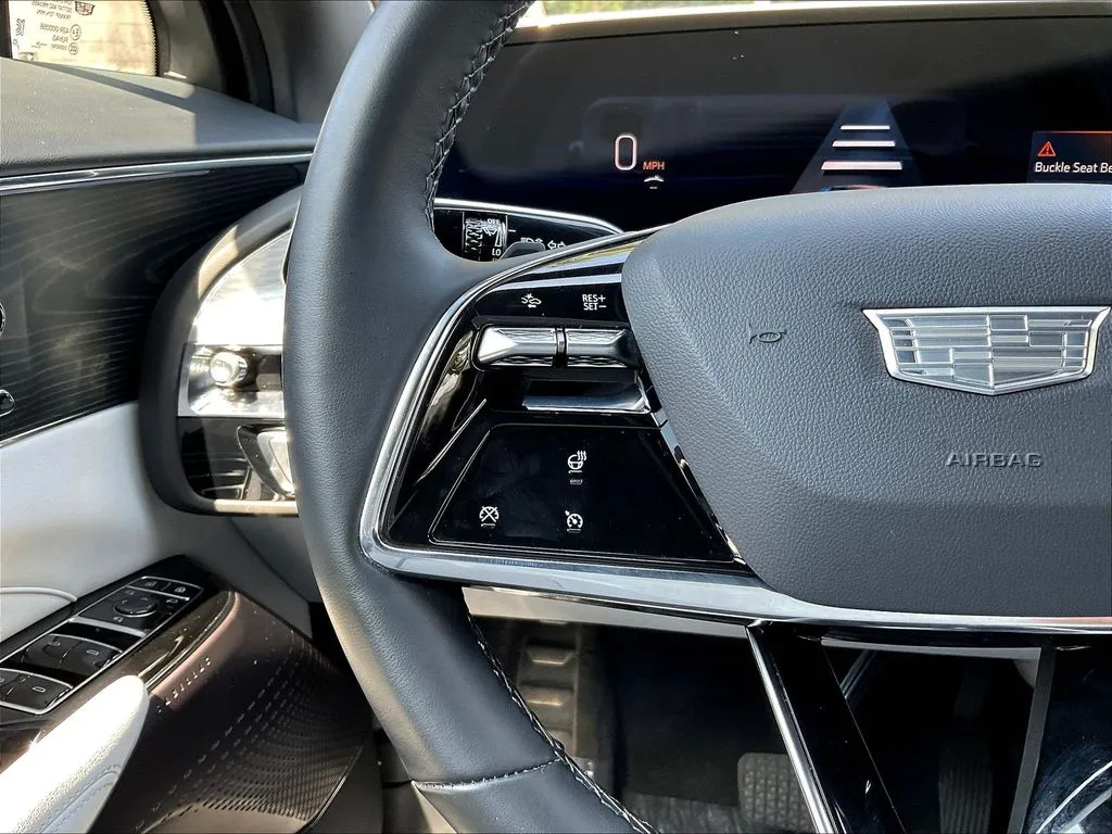 Cadillac LYRIQ photo 11