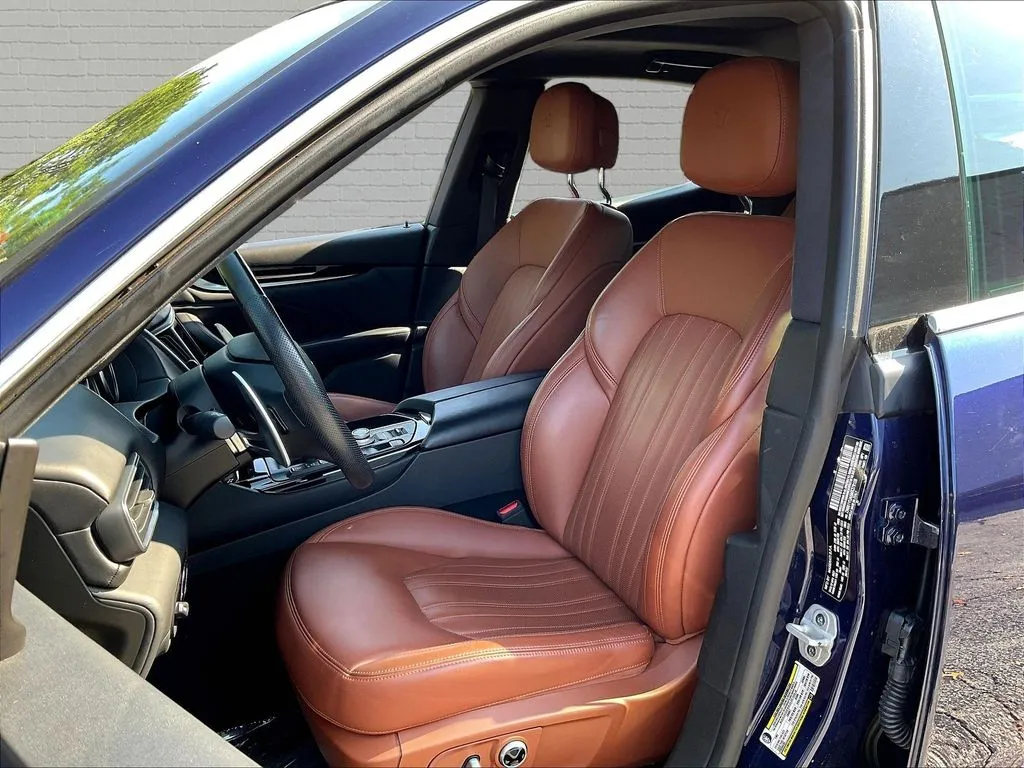 Maserati Levante photo 18