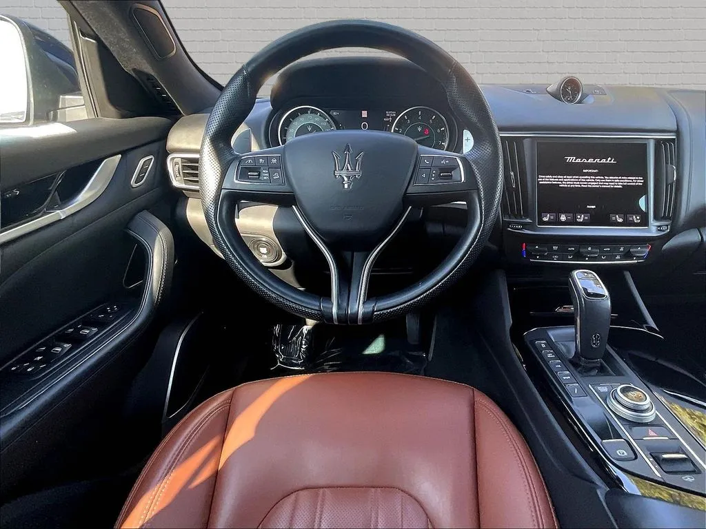 Maserati Levante photo 8