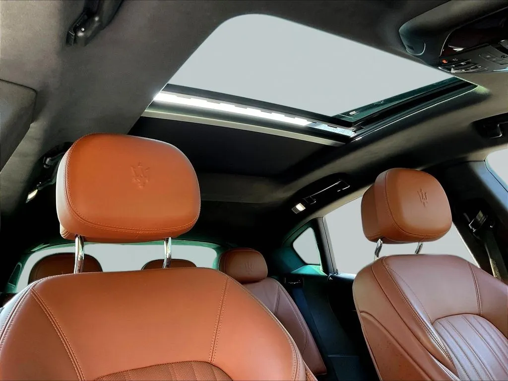 Maserati Levante photo 22
