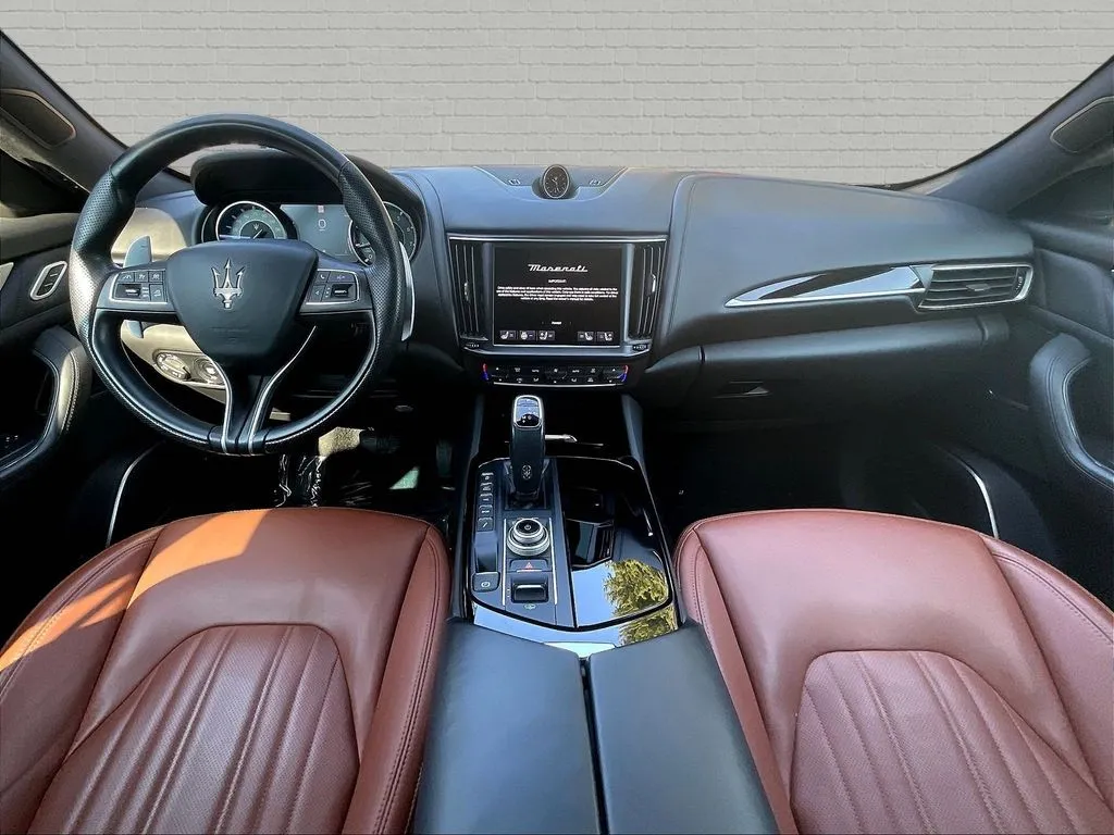 Maserati Levante photo 7