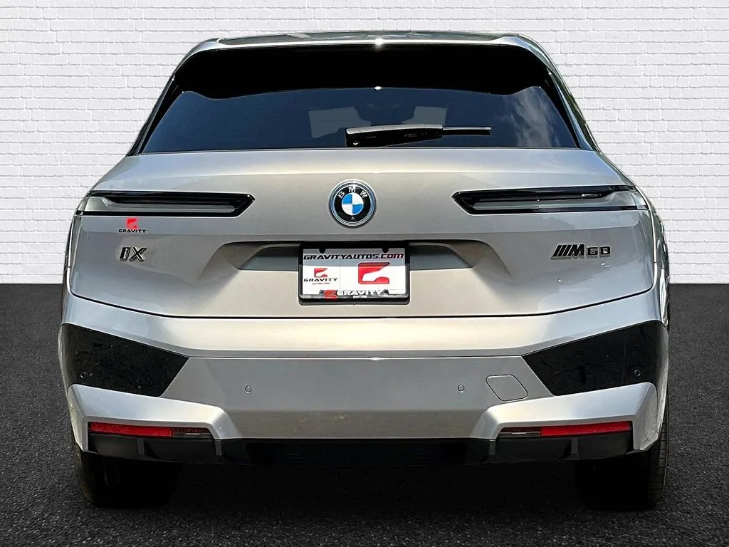 BMW iX photo 5