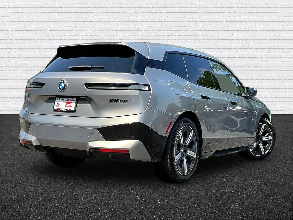 BMW iX photo 6