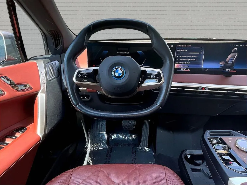 BMW iX photo 8
