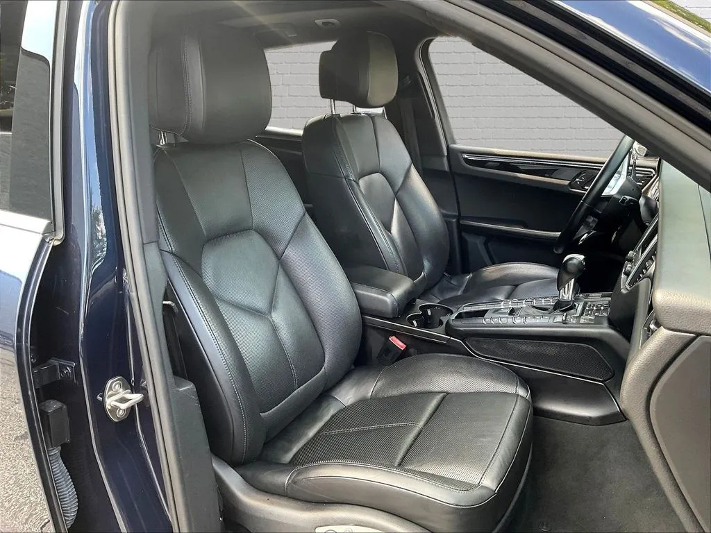 Porsche Macan photo 15
