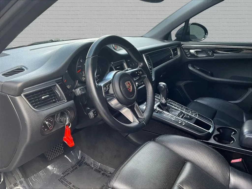 Porsche Macan photo 8