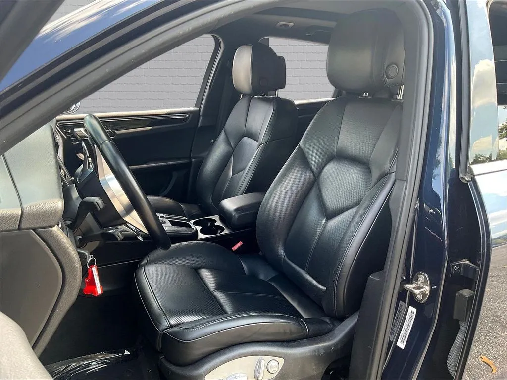 Porsche Macan photo 12