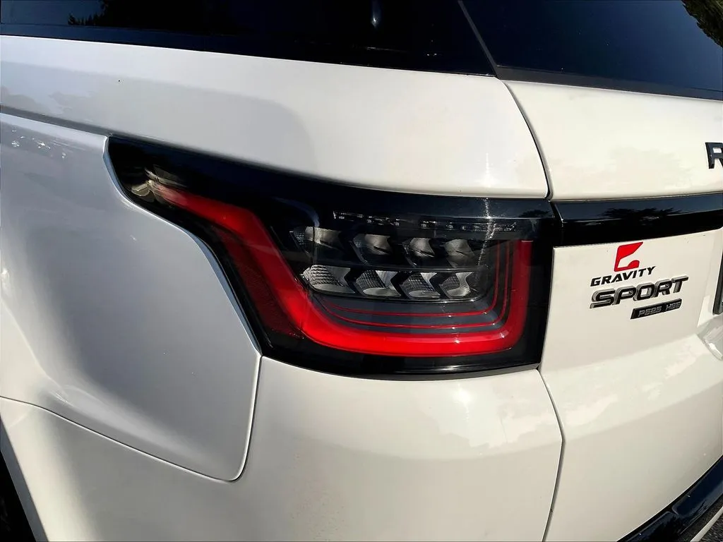 Land Rover Range Rover Sport photo 17