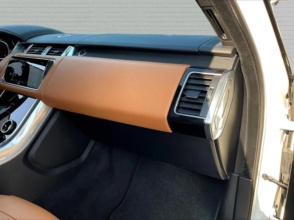 Land Rover Range Rover Sport photo 19