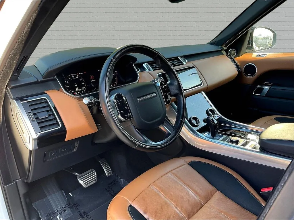 Land Rover Range Rover Sport photo 12