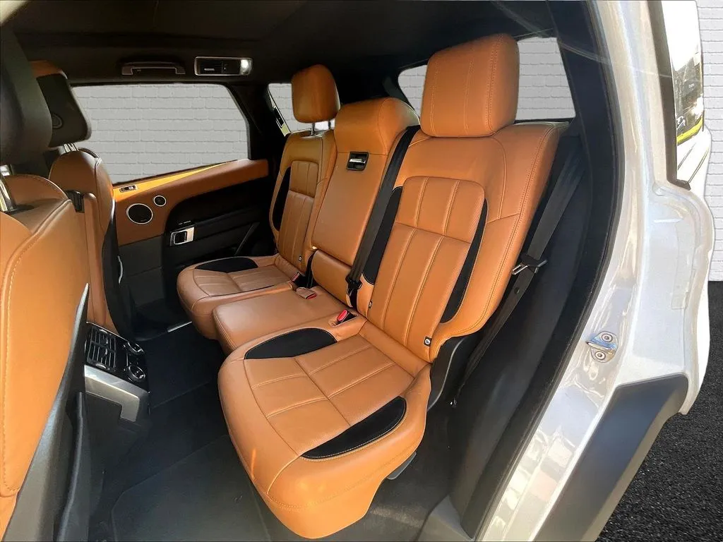 Land Rover Range Rover Sport photo 16