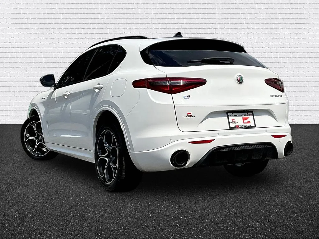 Alfa Romeo Stelvio photo 4